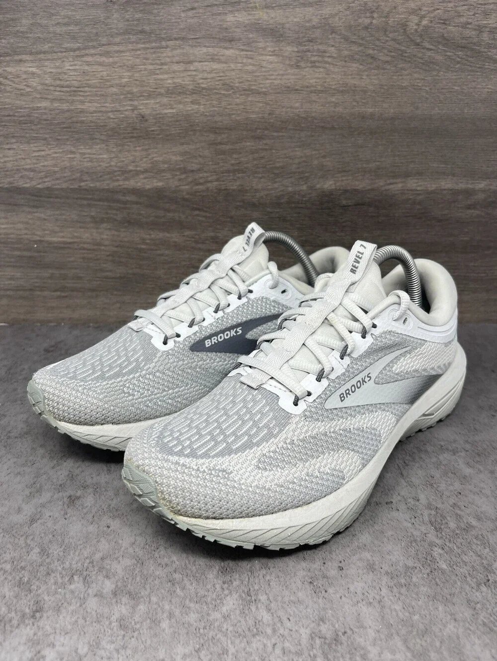 Brooks Revel 7 Size 10 Womens White Grey DNA Running Walking Athletic Shoes